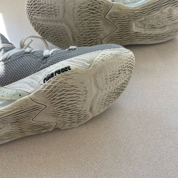 Nike Lebron XVII Low Lace Up Athletic Shoe - Picture 4 of 5